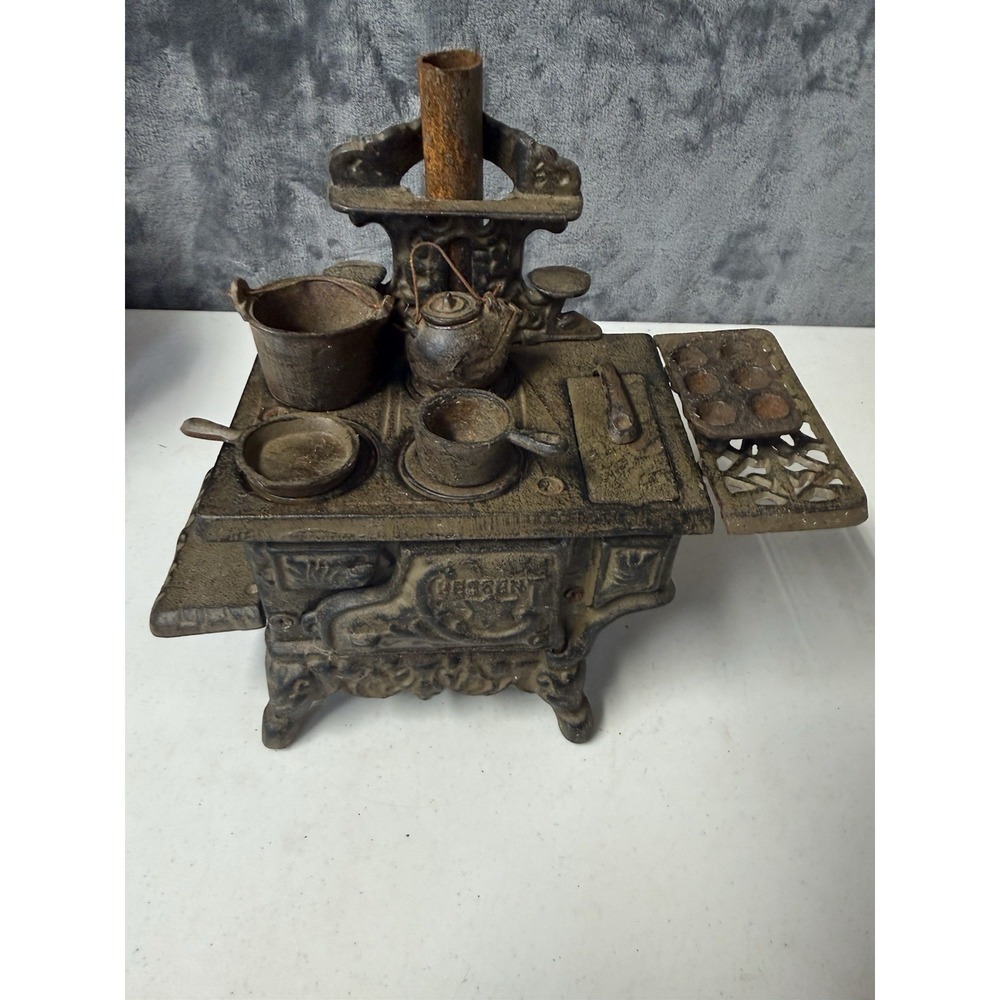 Crescent Vintage Black Stove Mini Replica Cast Iron Salesman Sample